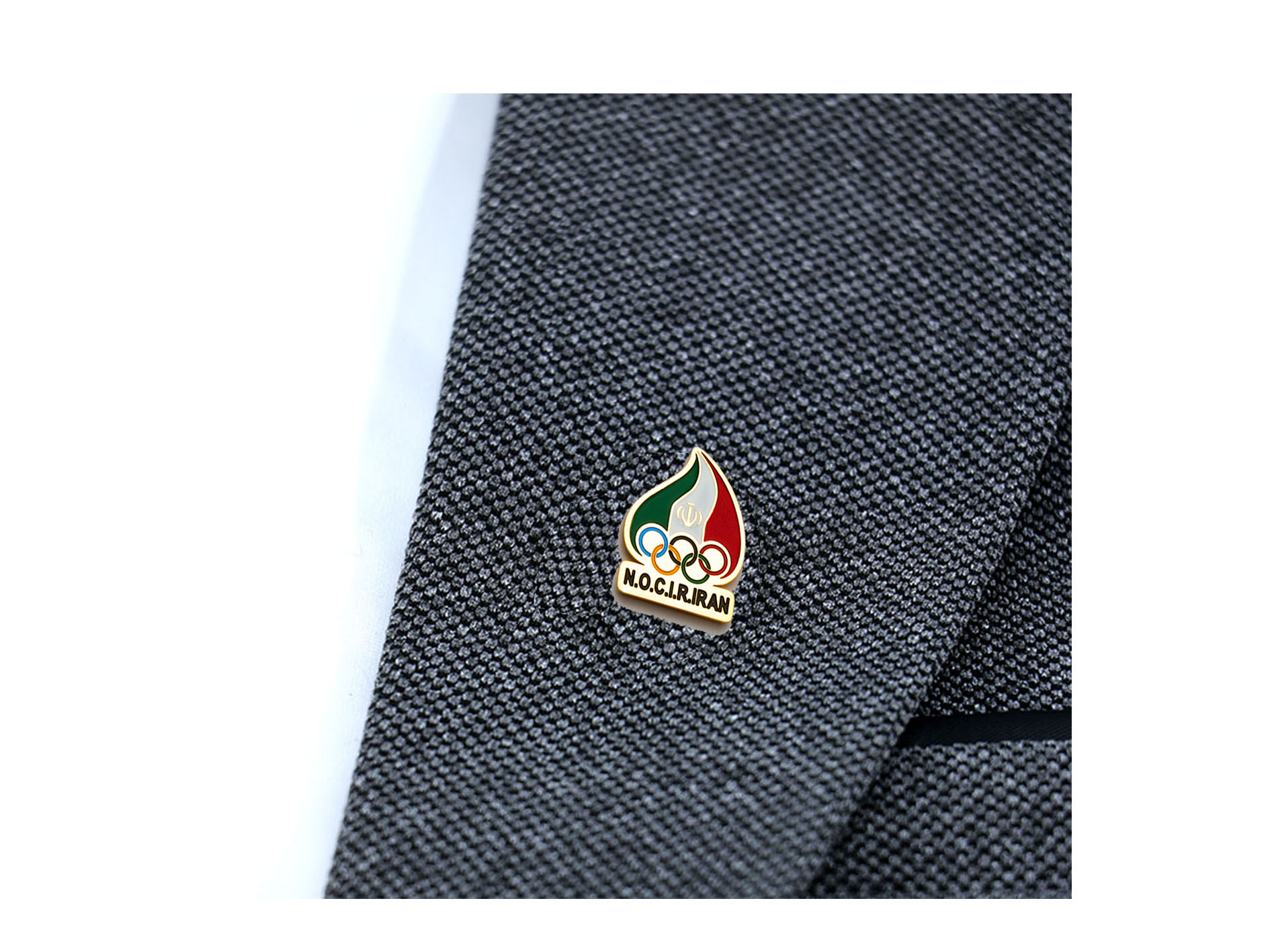 بج سینه رنگی برش دار